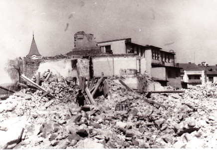 Az Urmánczy palota megsemmisítése 79