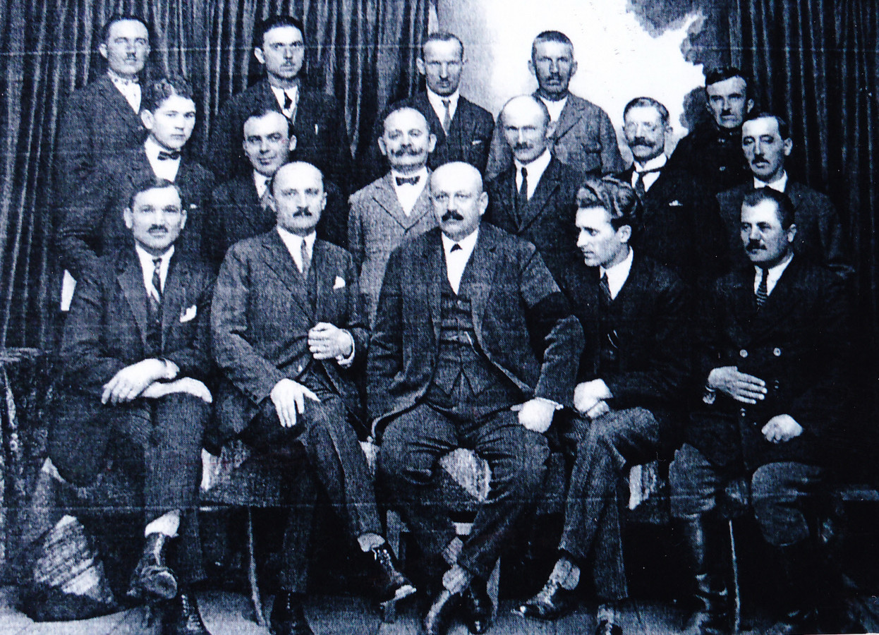/storage/img/big_gyergyoidia_13021a-polgarmester-es-a-tanacsosok-karcsi55.jpg