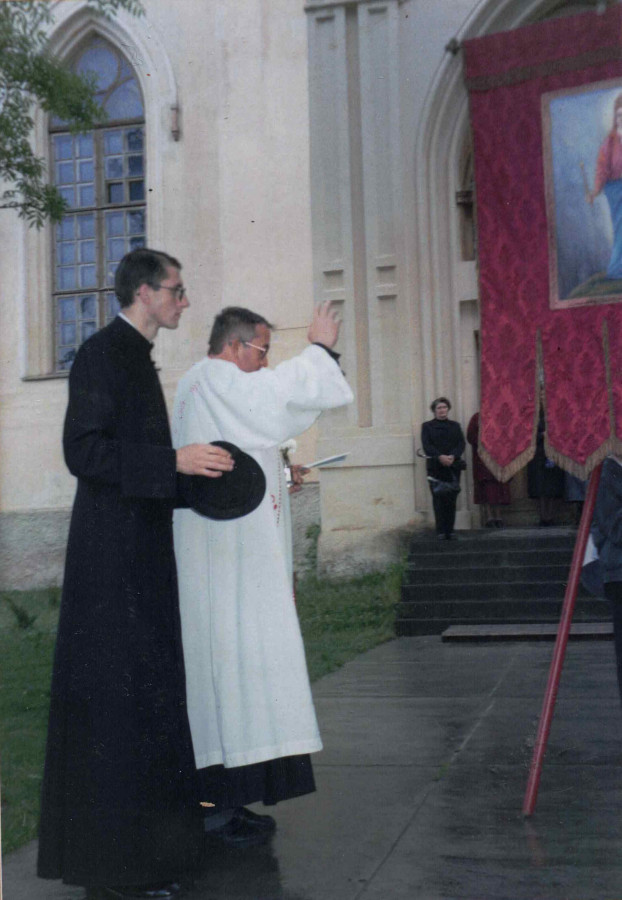 /storage/img/big_gyergyoidia_15665a-somlyoi-bucsura-indulo-keresztalj-zaszlajanak-megaldasa-szent-miklos-plebania.jpg