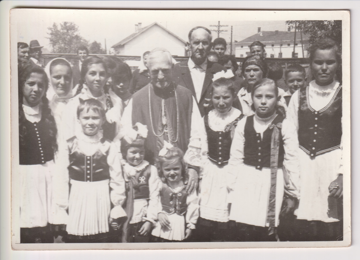 /storage/img/big_gyergyoidia_18714a-bermalkozasunk-emlekere-l-csaba-gyujtemenye-kialto-kovek-egyesulete.jpg