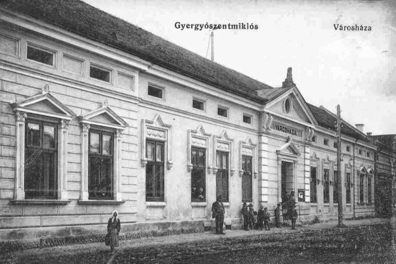 /storage/img/big_gyergyoidia_18912a-gyergyoszentmiklos-varoshaza-1920-as-evek-szerzo-ismeretlen-barni.jpg