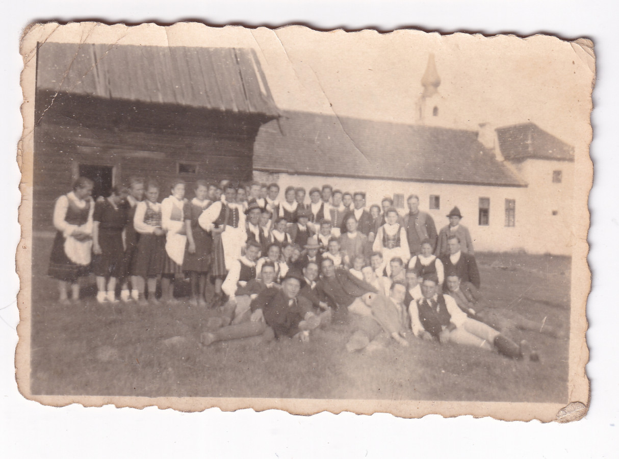 /storage/img/big_gyergyoidia_19501a-kl2026-nepviseletbe-oltozott-csoport-kialto-kovek-egyesulete.jpg