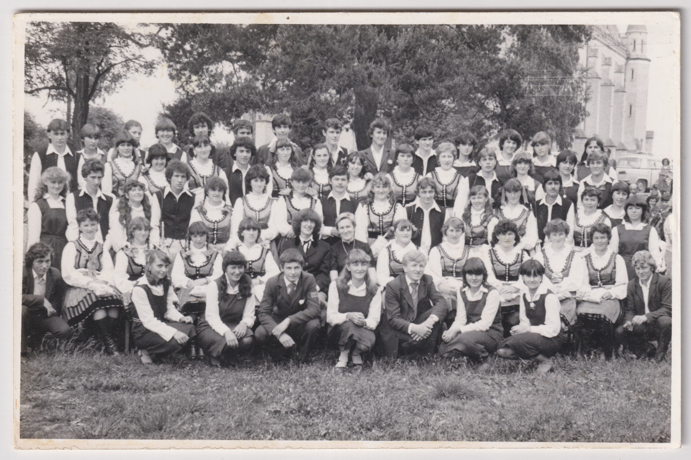 /storage/img/big_gyergyoidia_19612a-ballagasi-csoportkep-2-mp-hagyatek-kialto-kovek-egyesulete.jpg