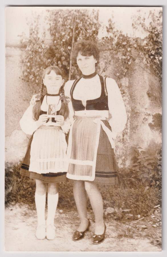 /storage/img/big_gyergyoidia_19797a-kislany-es-no-mp-hagyatek-kialto-kovek-egyesulete.jpg