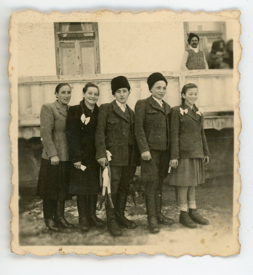 /storage/img/big_gyergyoidia_19887a-legenzek-aproszentekkel-a-kezukben-exterke88-at-gmailcom.jpg