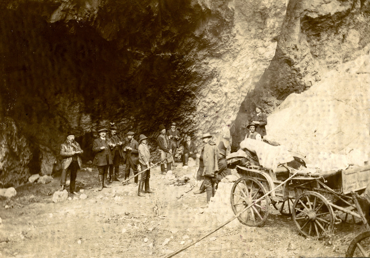 /storage/img/big_vadaszat-utan-a-bekas-szorosban-1910-es-evekbenvakar-tibor-laszlo-61f7e09bcef61.jpg