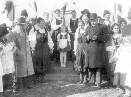 Csomafalva, 1940: Országzászló-avatás