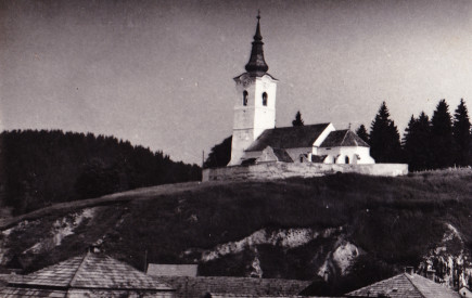 Szárhegy - templom