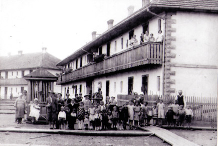 Famunkás telep