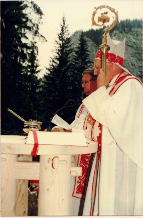 Szentelési mise a gyilkostói Szent Kristóf kápolnánál