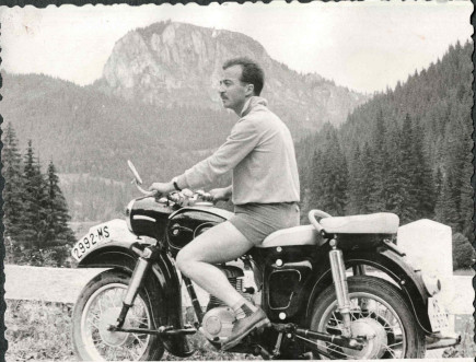 Motorral a Gyilkos-tónál