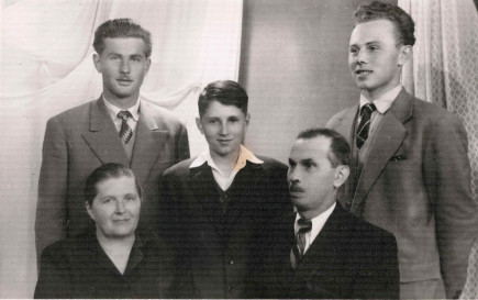 A Dezső család