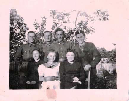 Gyergyószentmiklóson állomásozó katonák a II. világháborúban