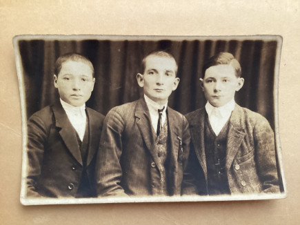 Kortársak, 1930
