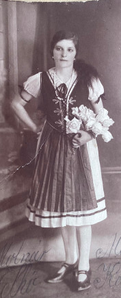 Felhő Katica, Újfalu, 1930-as évek