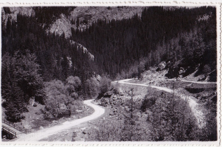 The serpentine road at the Red Lake - Bicaz Keys