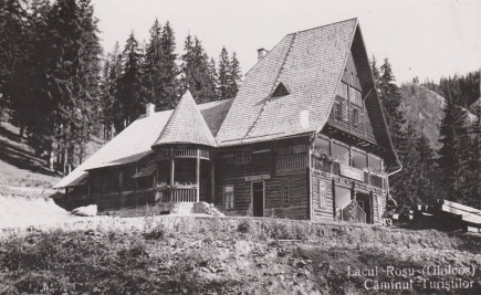 A villa at the Red Lake